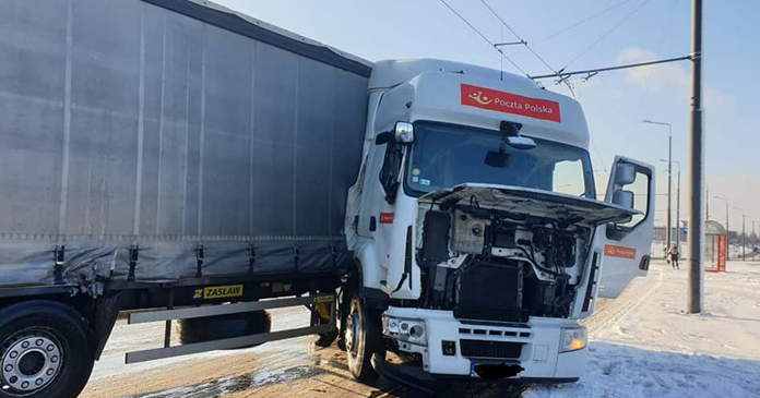 wyciąganie tira z pobocza